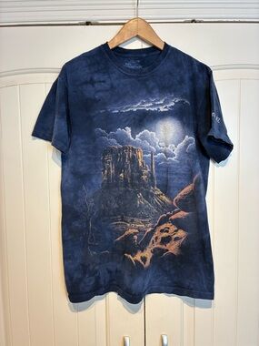 The Mountain Navy Moonlit Mesa Graphic Tee Size M